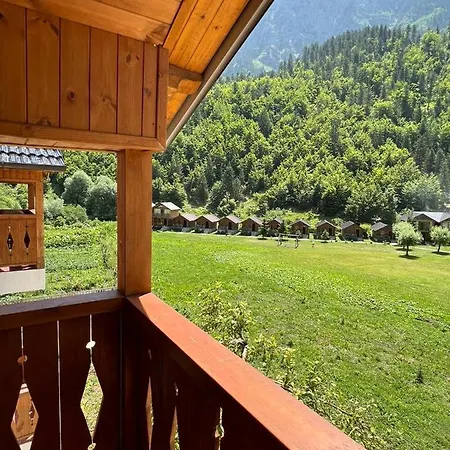 N'bjeshke Отель