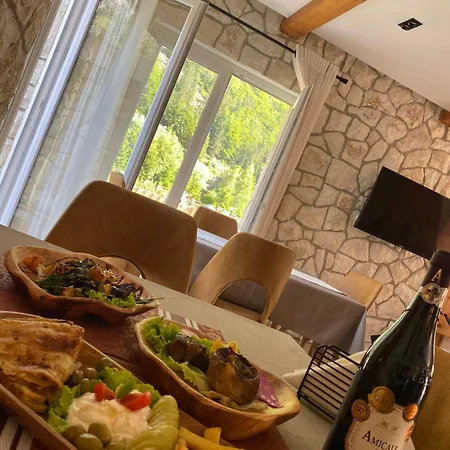 N'bjeshke Hotel 4*
