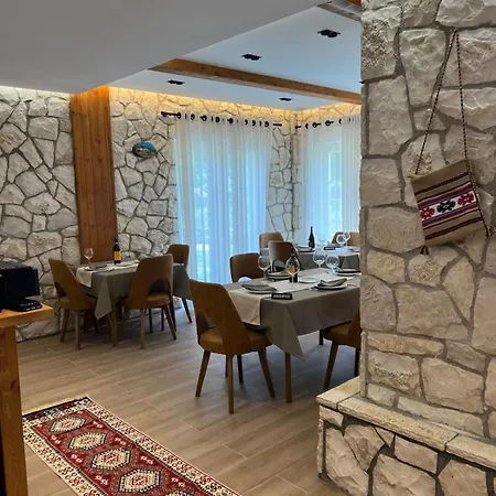 N'bjeshke Hotel 4*