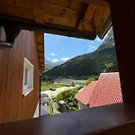 N'bjeshke Hotel