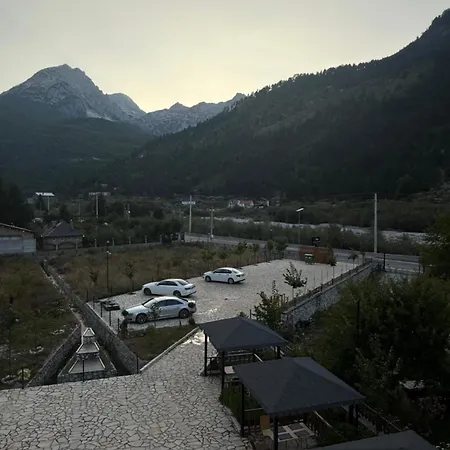 Hotel N'bjeshke 4*